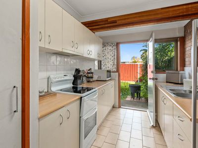 2 / 22 Beverley Avenue, Rochedale South