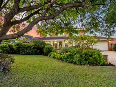 4 Parker Place, Winthrop