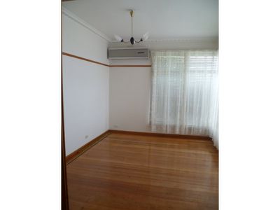 140 Vines Road, Hamlyn Heights