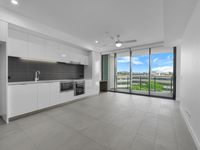 910 / 10 Trinity Street, Fortitude Valley