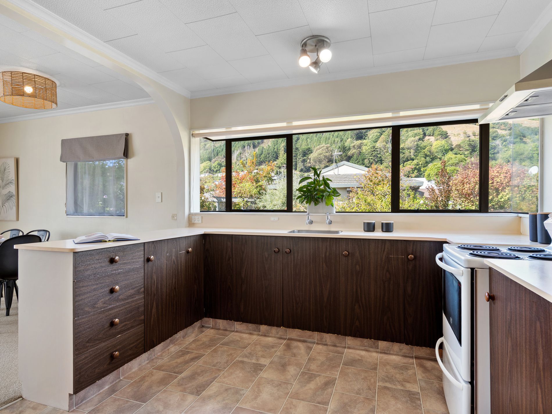 2 Brydon Way, The Wood