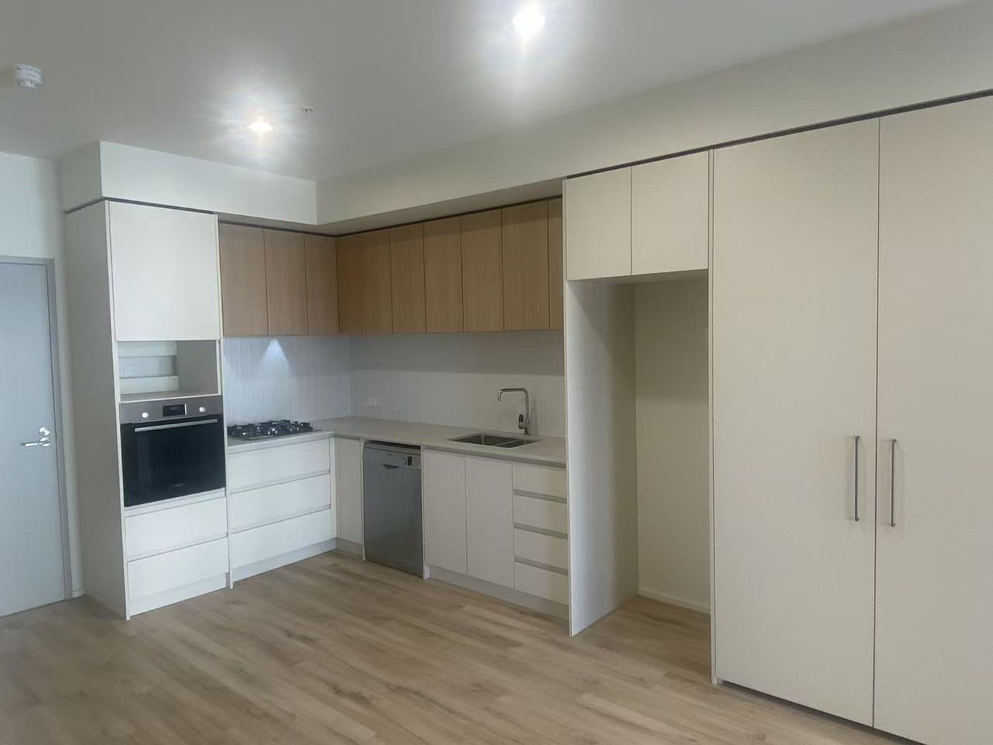 1013 / 6 Penaluna Place, Adelaide