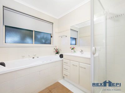 10 Hickory Drive, Narre Warren South