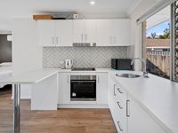 93 Henry Cotton Drive, Parkwood