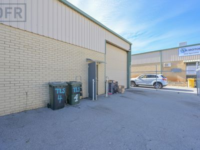 2 / 4 Pusey Road, Cockburn Central