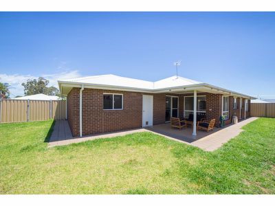 24 Hammond Street, Dubbo