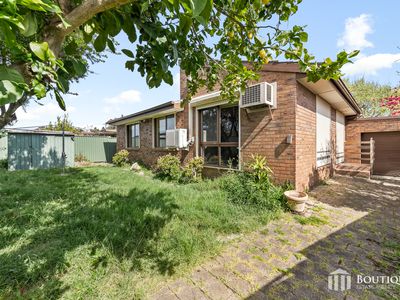 40 Murchison Crescent, Clayton South
