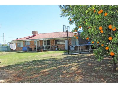 15 GALLEN Avenue, Gunnedah