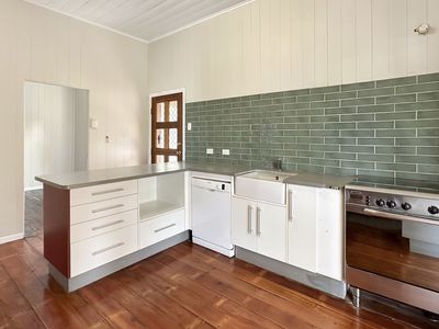 27 Fielding Road, College View