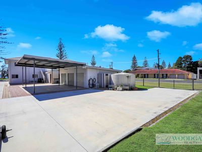 101 Esplanade, Woodgate