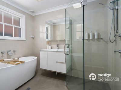 7 Gal Crescent, Moorebank