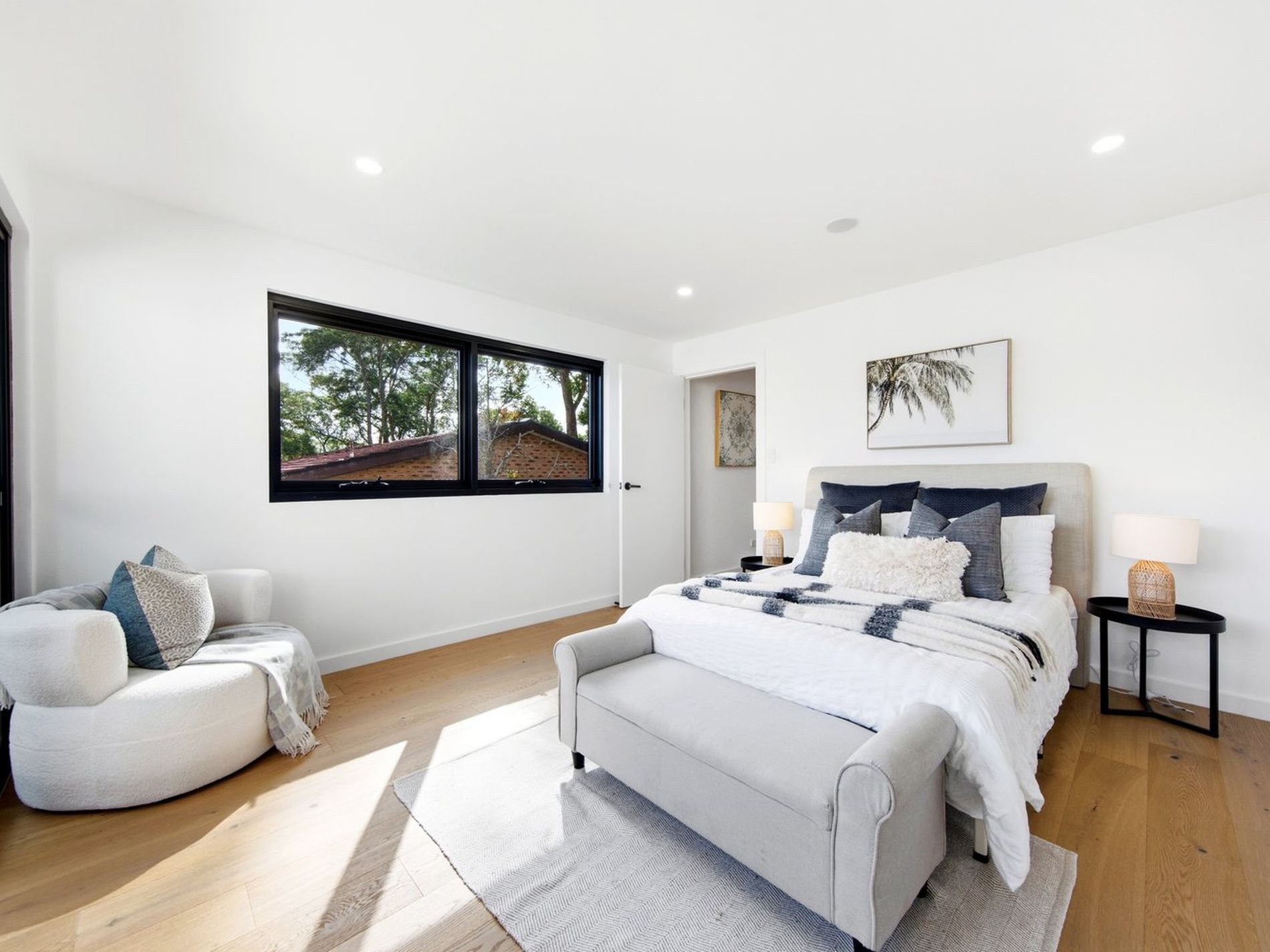 Townhouse / 9-9a Old Berowra Road, Hornsby