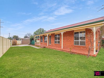 8 Hazel Street, Oaks Estate