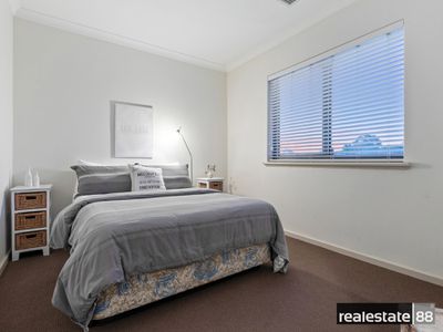 1 / 38 Comer Street, Como