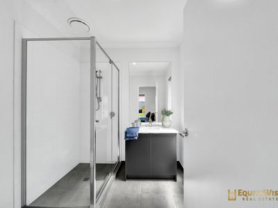 6 Sparland Street, Manor Lakes