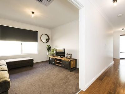 6 Gilba Place, Maida Vale
