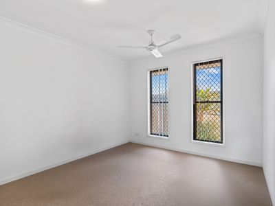 2 / 40 Peregrine Drive, Lowood