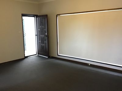 2 / 9 Barbara Avenue, Warrawong