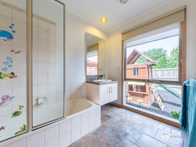 4 GAREM GAM WYND, Narre Warren South