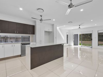 124 Cooper Crescent, Rochedale