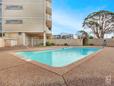 9 / 11-13 Ocean Parade, The Entrance