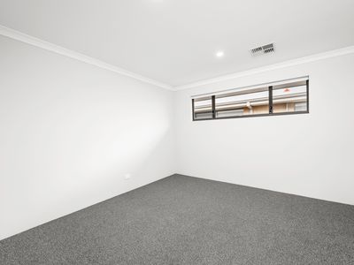 7 Barnevelder Bend, Southern River