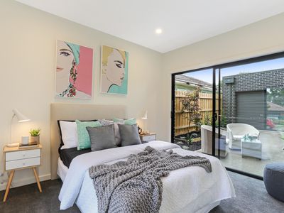 1 / 104 Essex Street, Pascoe Vale