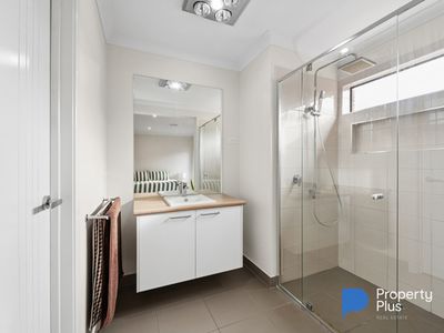 2 Longmore Street, Kangaroo Flat