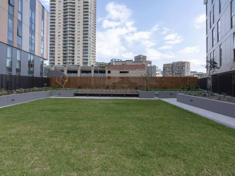 2302 / 82 Hay Street, Haymarket