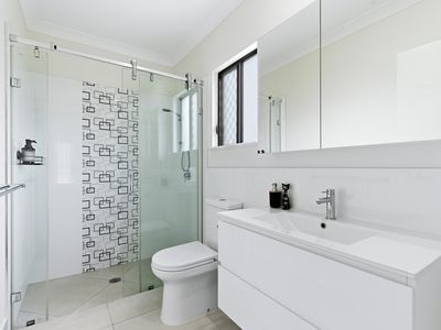 5 Lochern Elbow, Mount Peter