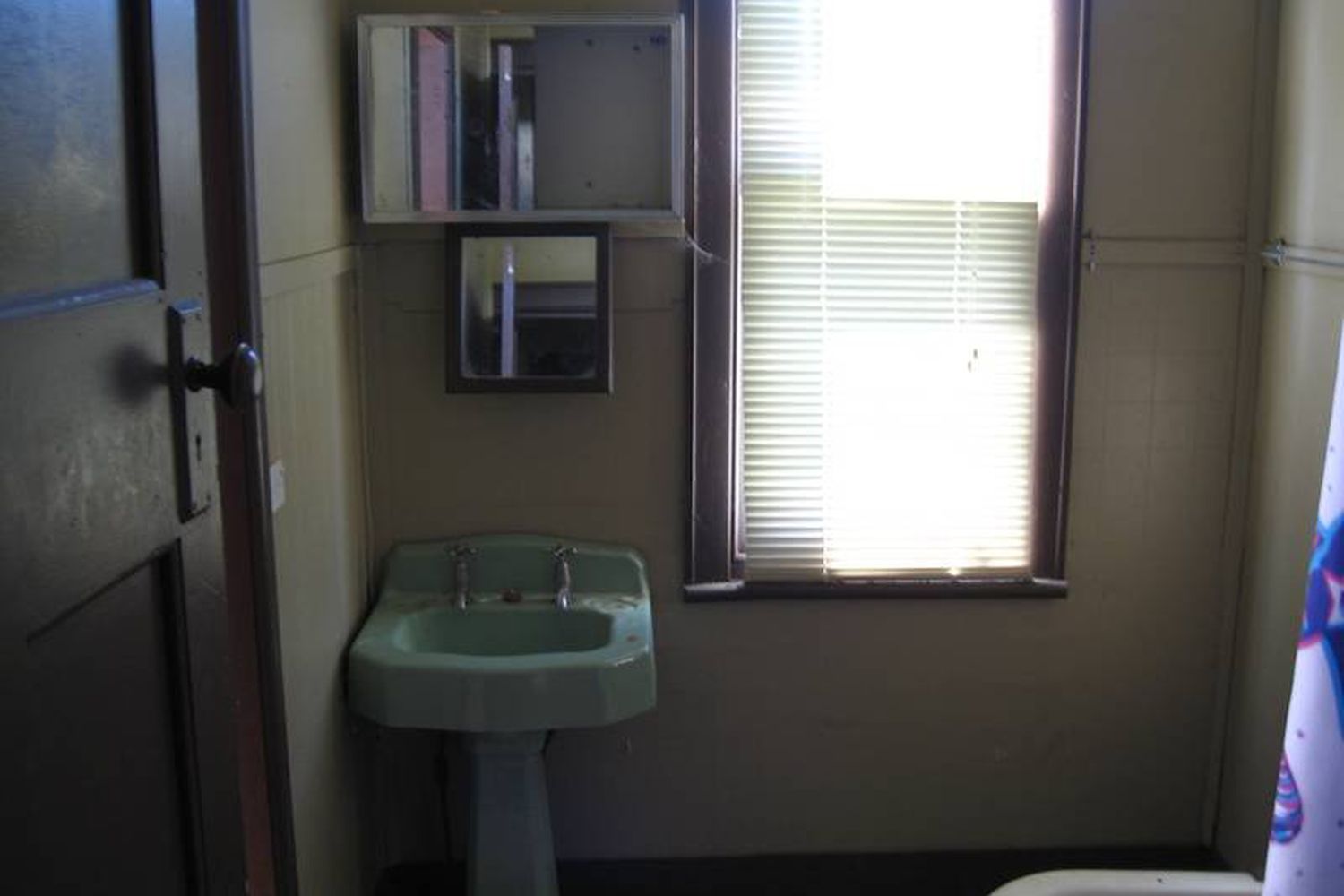 5 Alexander Avenue - - For Rent, Horsham