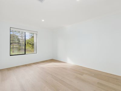 28 Venus Way, Hillarys