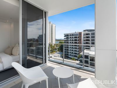 1101 / 4 Como Crescent, Southport