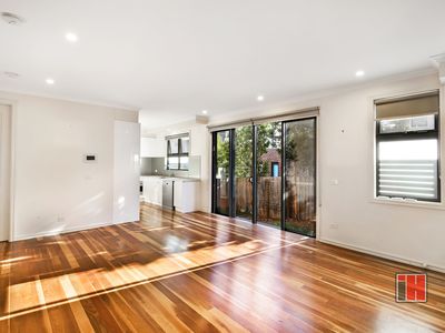 2 / 4 Fortune Street, Box Hill North
