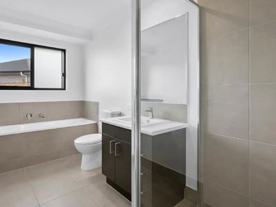 7 Scarlet Moon Court, Southside