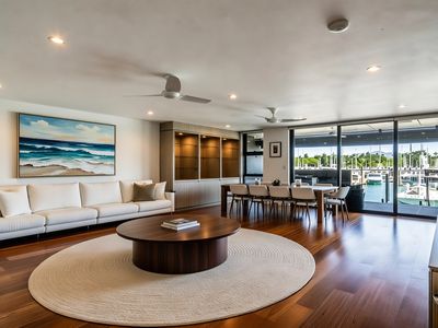 24 / 48 Sir Leslie Thiess Drive, Townsville City