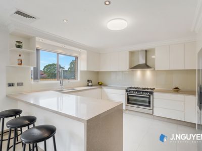 2 Drummoyne Crescent, St Johns Park