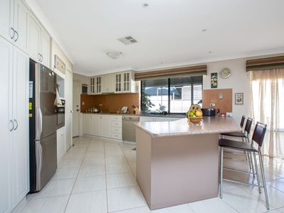 5 Emerald Way, Australind