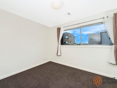 12 / 94 Henry Kendall Street, Franklin