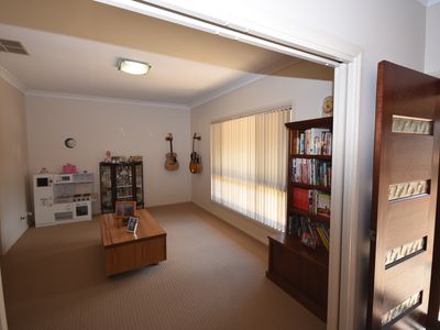 9 Old Homestead Drive, Dubbo