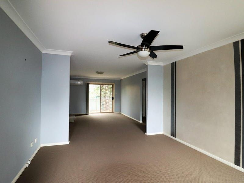 10 / 17 Poplar Crescent, Bradbury
