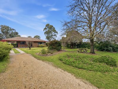 39 Milawa-Bobinawarrah Road, Milawa