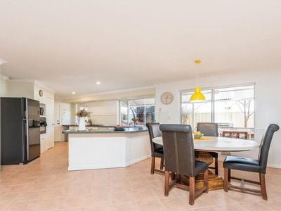 12 Cranston Loop, Kinross