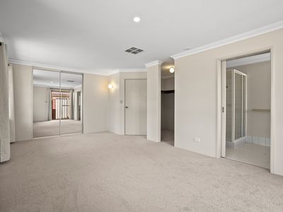 16 Frigate Close, Waikiki