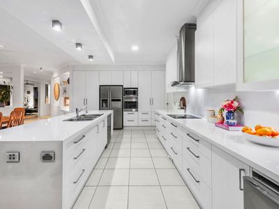 9 Senden Cr, Manly West
