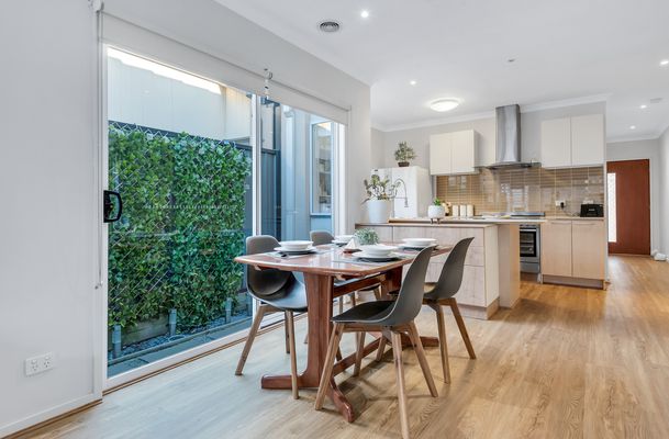 15 Kirkstead Grove, Craigieburn