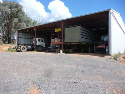 Little Billabong Road, Holbrook