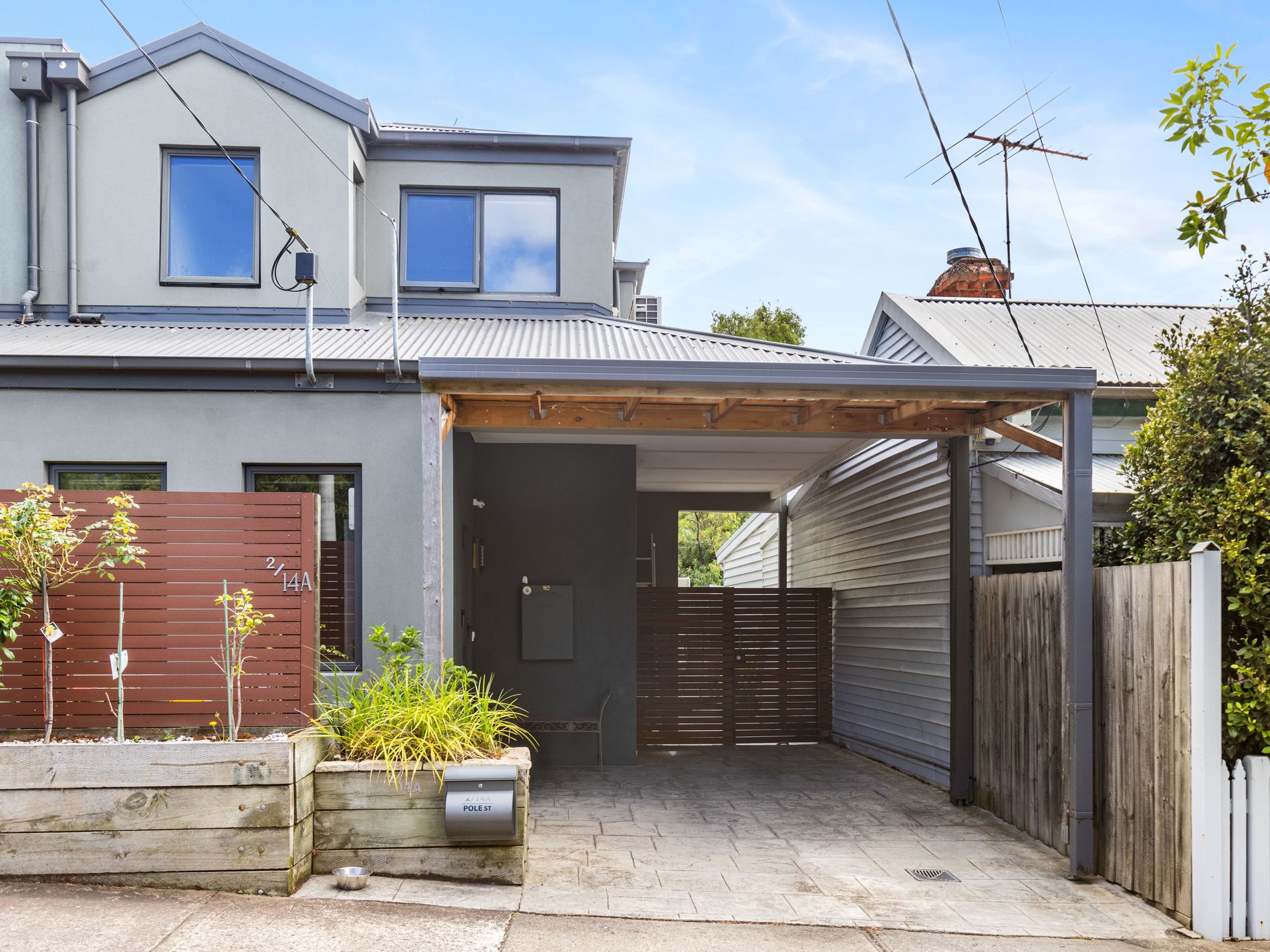 2 / 14A Pole Street, Seddon