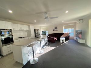 891 Bateman Place, North Albury