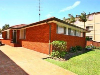 2 / 2 Market Place, North Wollongong
